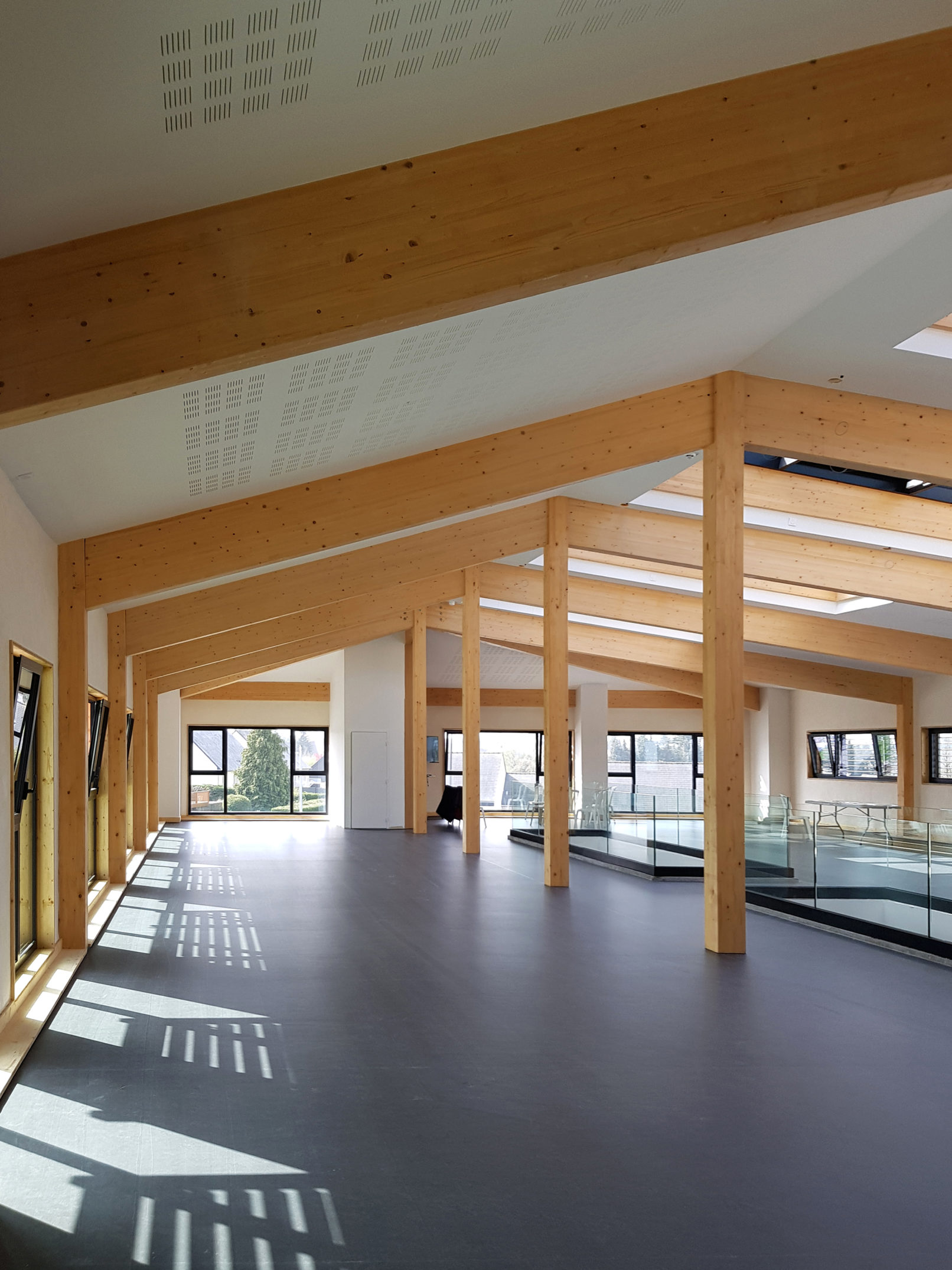 Vue intérieure du bâtiment des services informatiques de la société Triballat