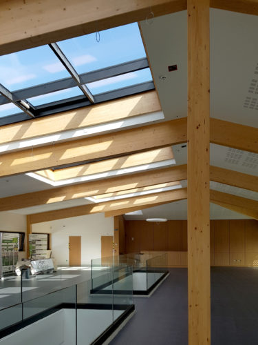 Vue intérieure du bâtiment des services informatiques de la société Triballat